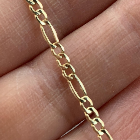 14k Yellow Gold 2.6mm Figaro Chain - Picture 6 of 8